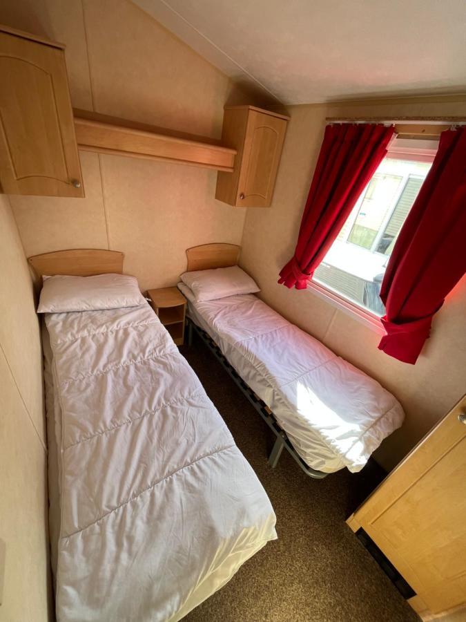 Dunlin 69 ~ California Cliffs Great Yarmouth Exterior foto